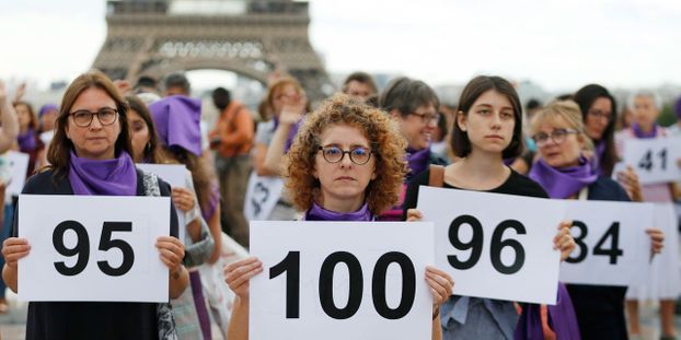 PHOTO-A-Paris-le-collectif-NousToutes-denonce-le-100eme-feminicide-de-l-annee